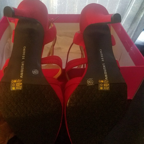 Red Heels - Picture 3 of 4